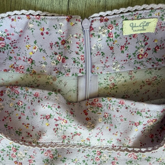 John Galt Floral Midi Skirt W/ Side Slit in Lavender. - Picture 6 of 10